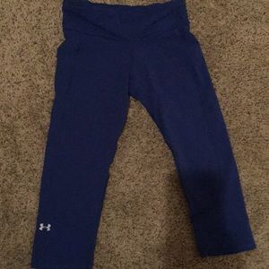 Under armor cropped leggings in blue
